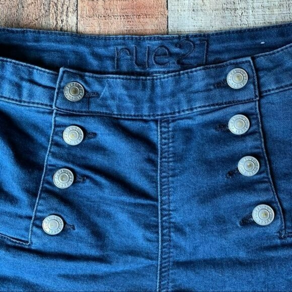 Rue 21 women's size 5/6 high waisted stretch bootie shorts with front buttons - Picture 6 of 8